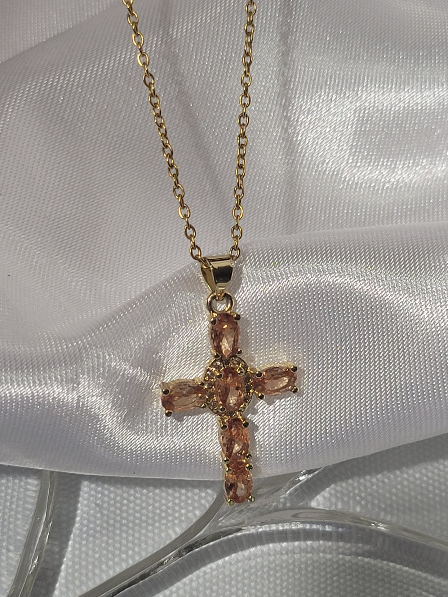 LUXURY CROSS PENDANT