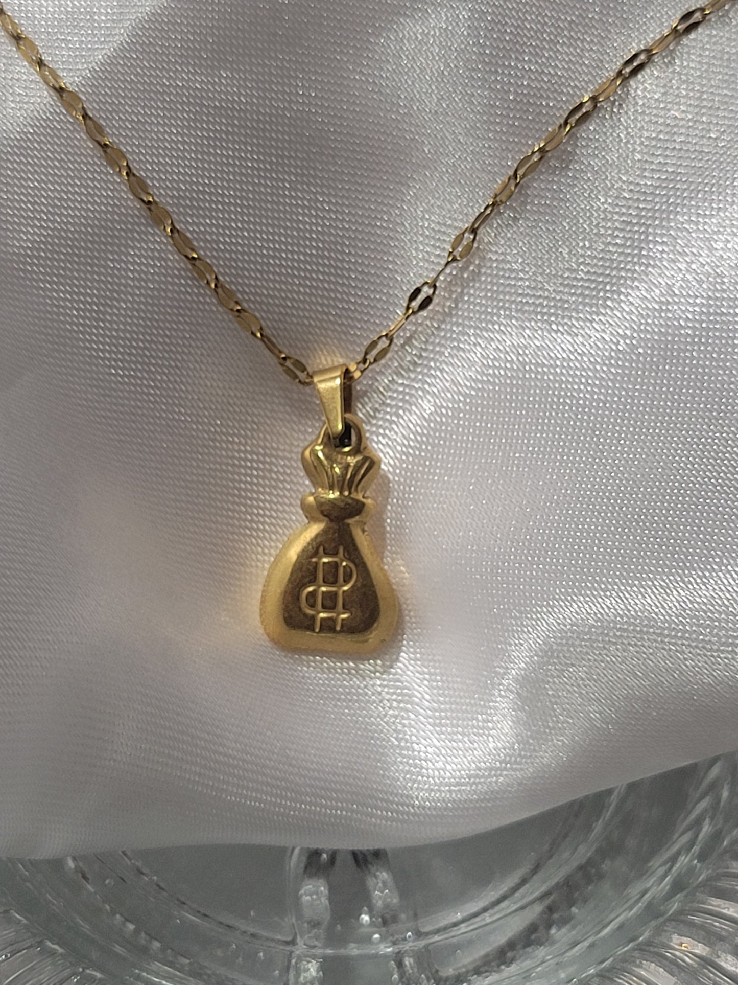 FORTUNA PENDANT NECKLACE