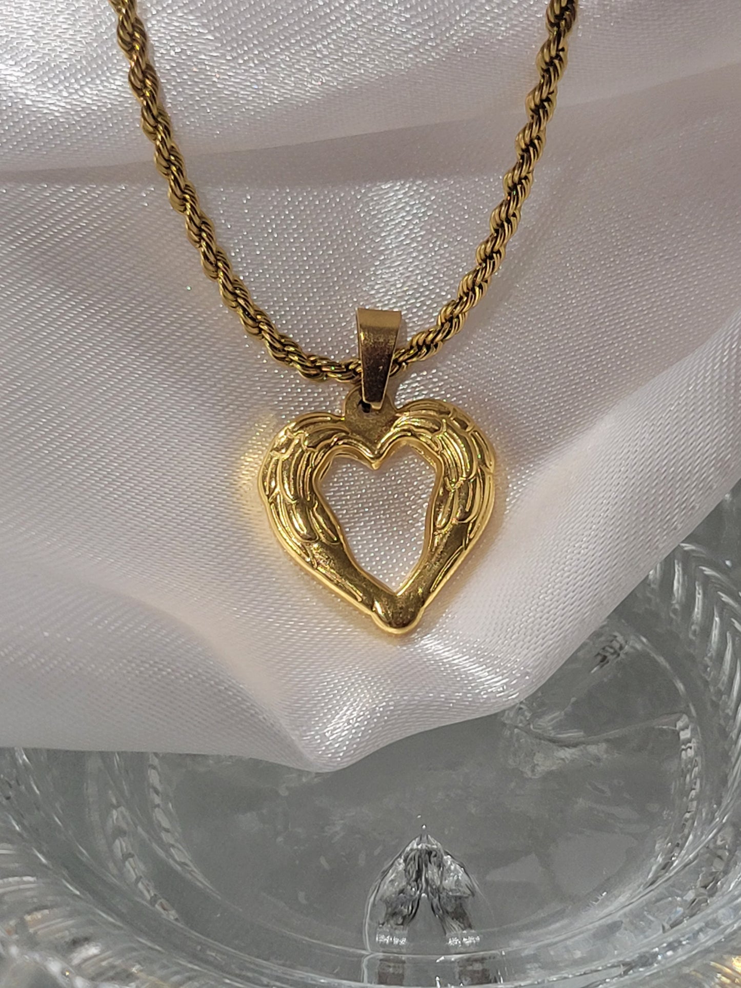 EAGLE HEART PENDANT NECKLACE