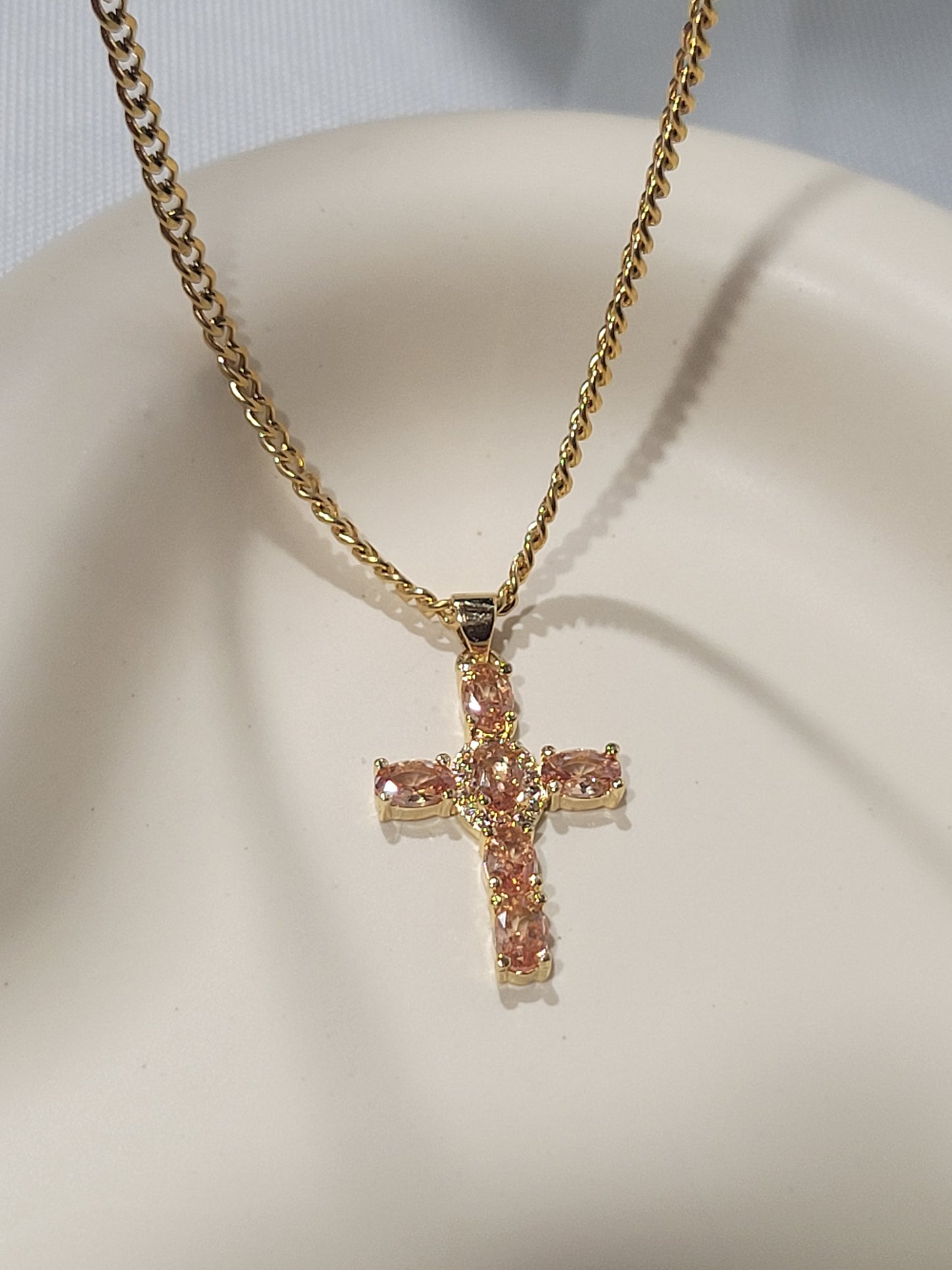 LUXURY CROSS PENDANT
