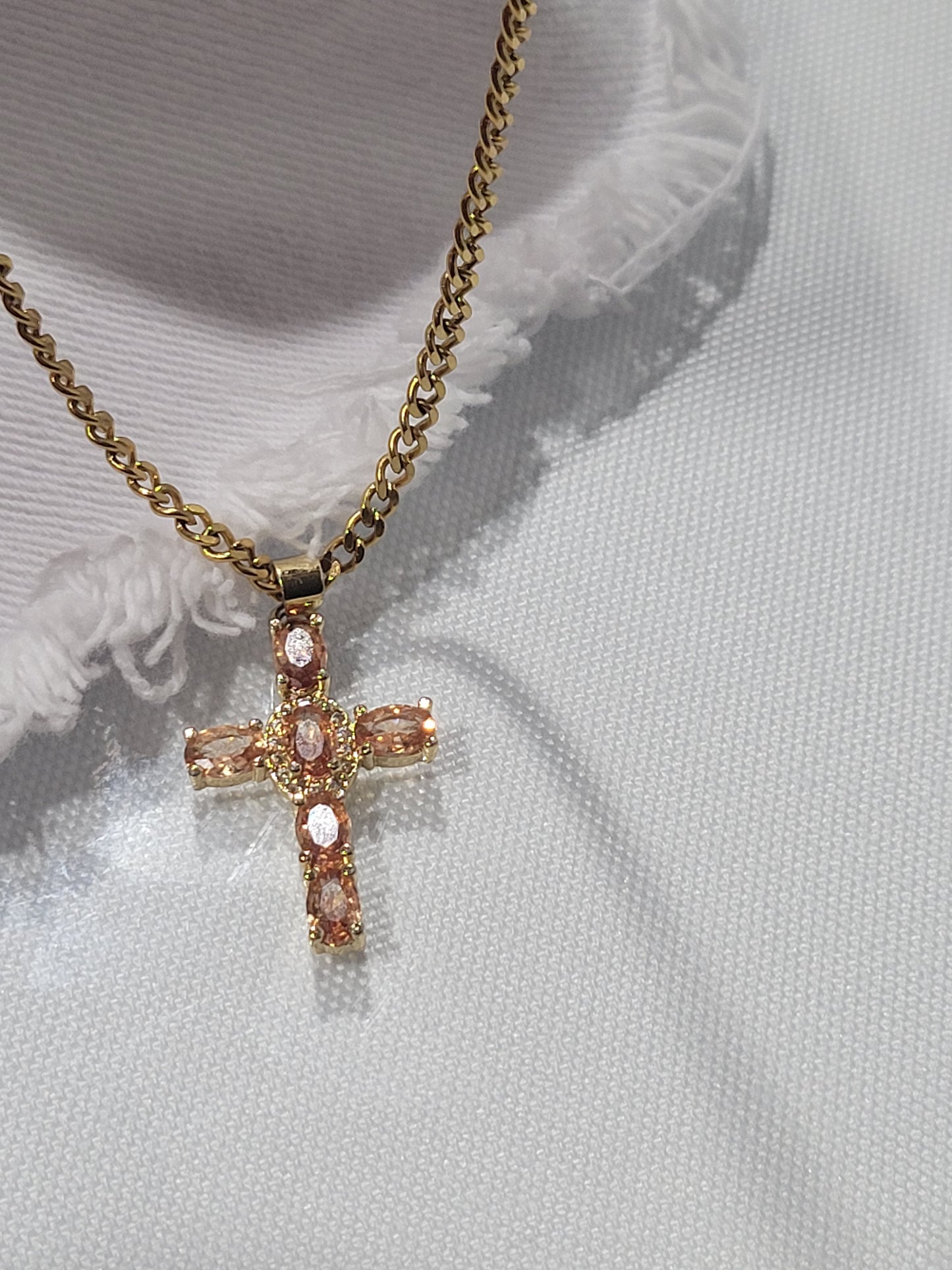 LUXURY CROSS PENDANT