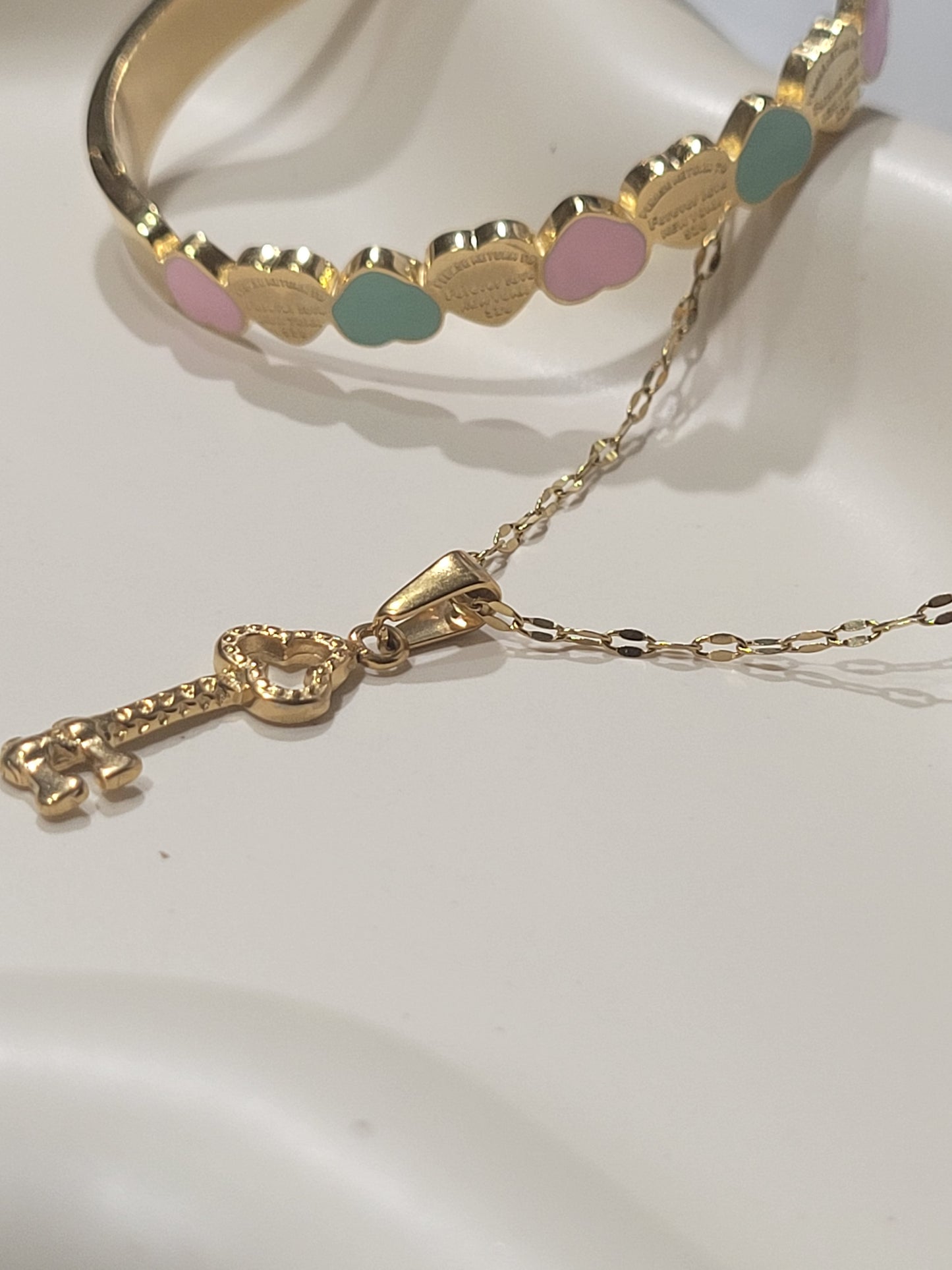 ALL HEARTS BRACELET
