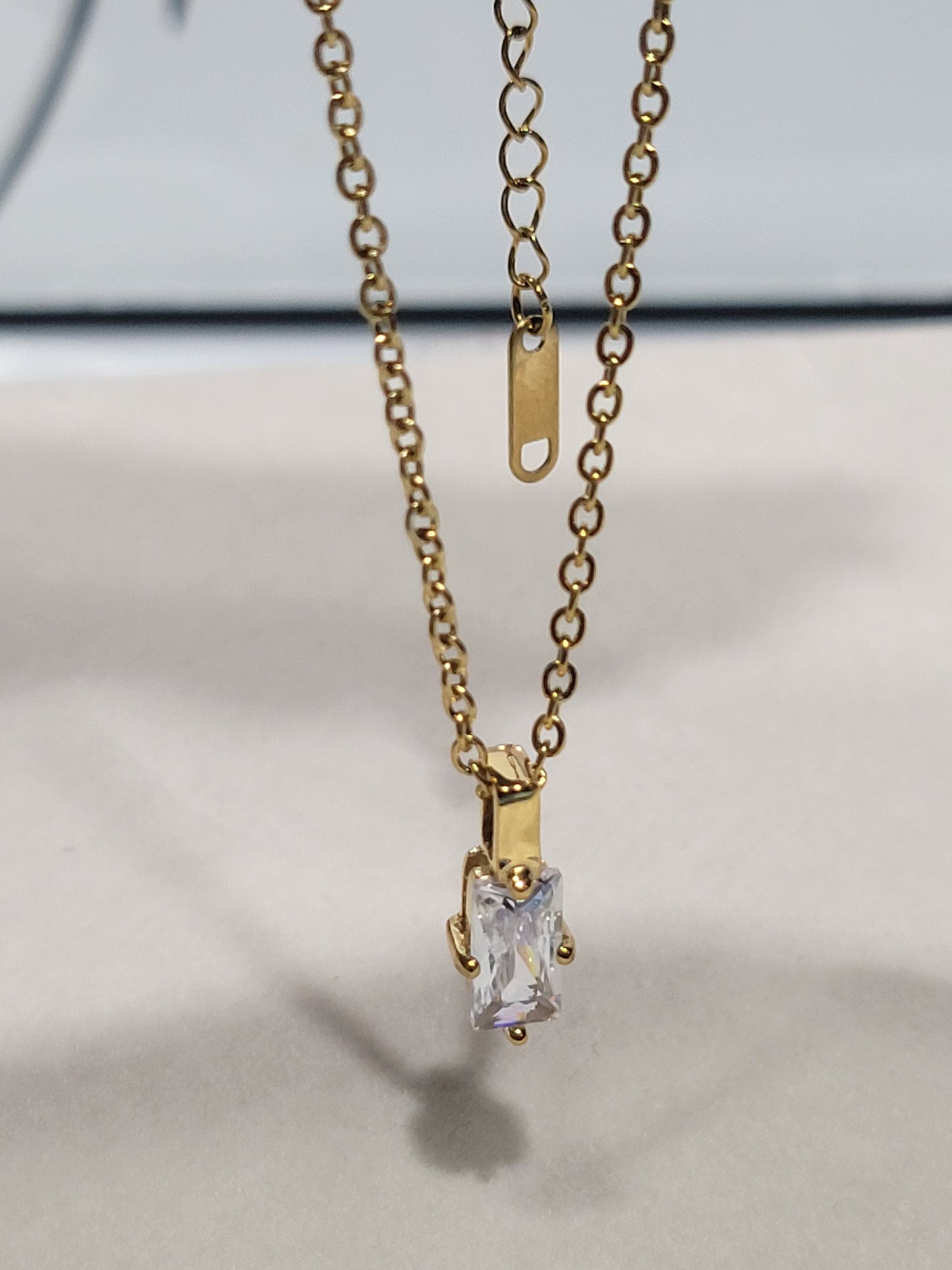 BONNIE SQUARE ZIRCON PENDANT NECKLACE