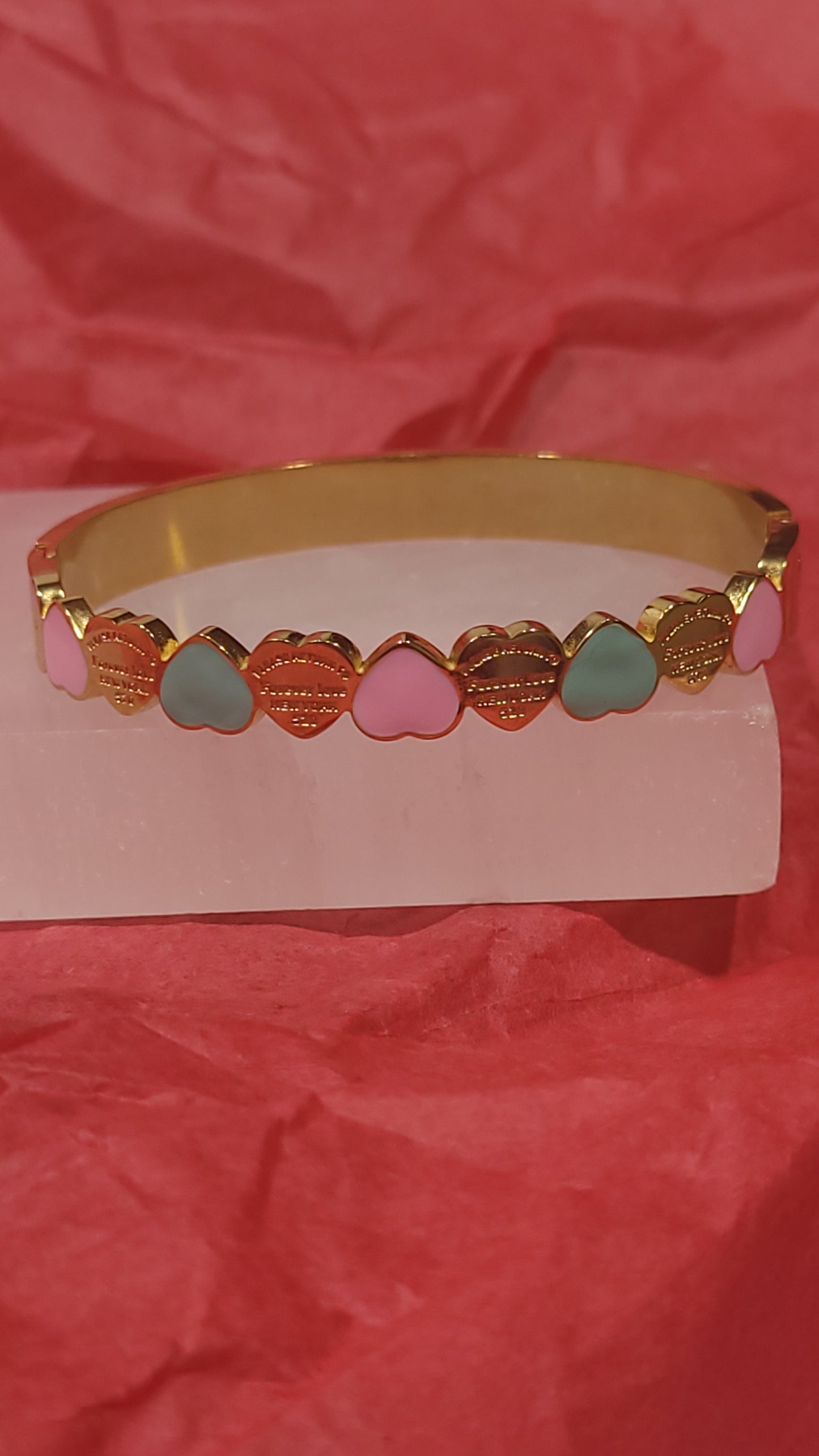 ALL HEARTS BRACELET