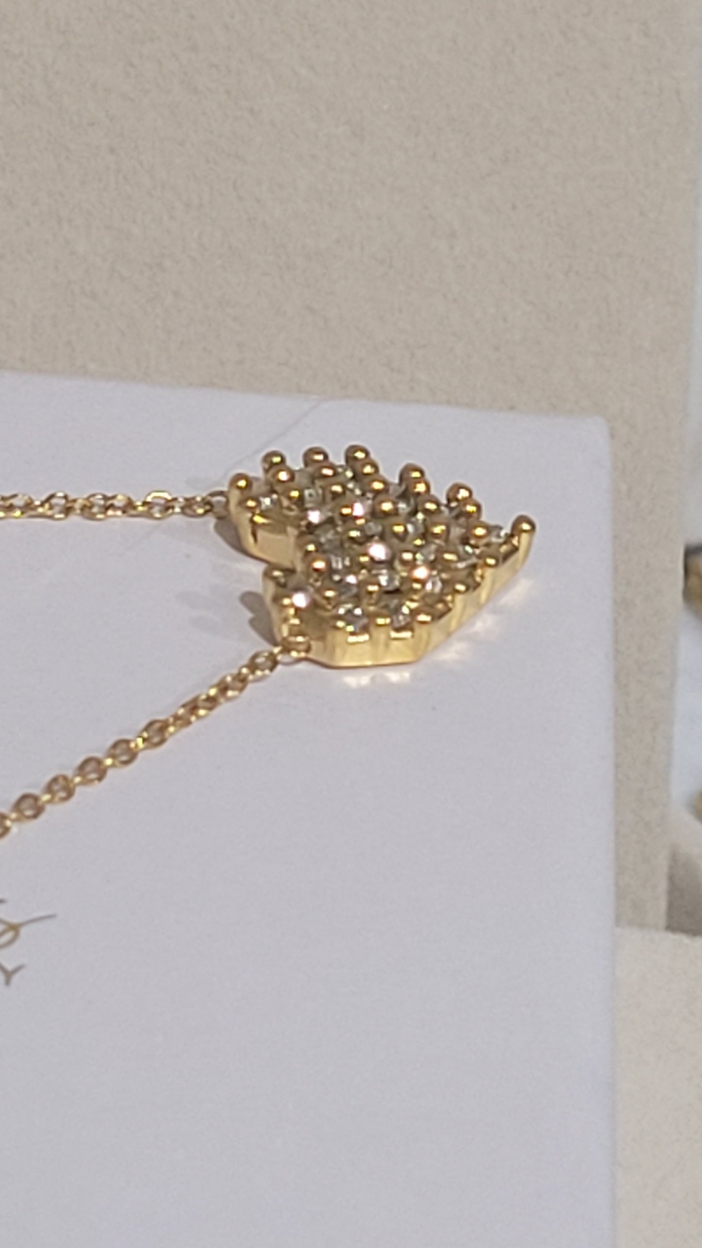 DIAMOND HEART NECKLACE