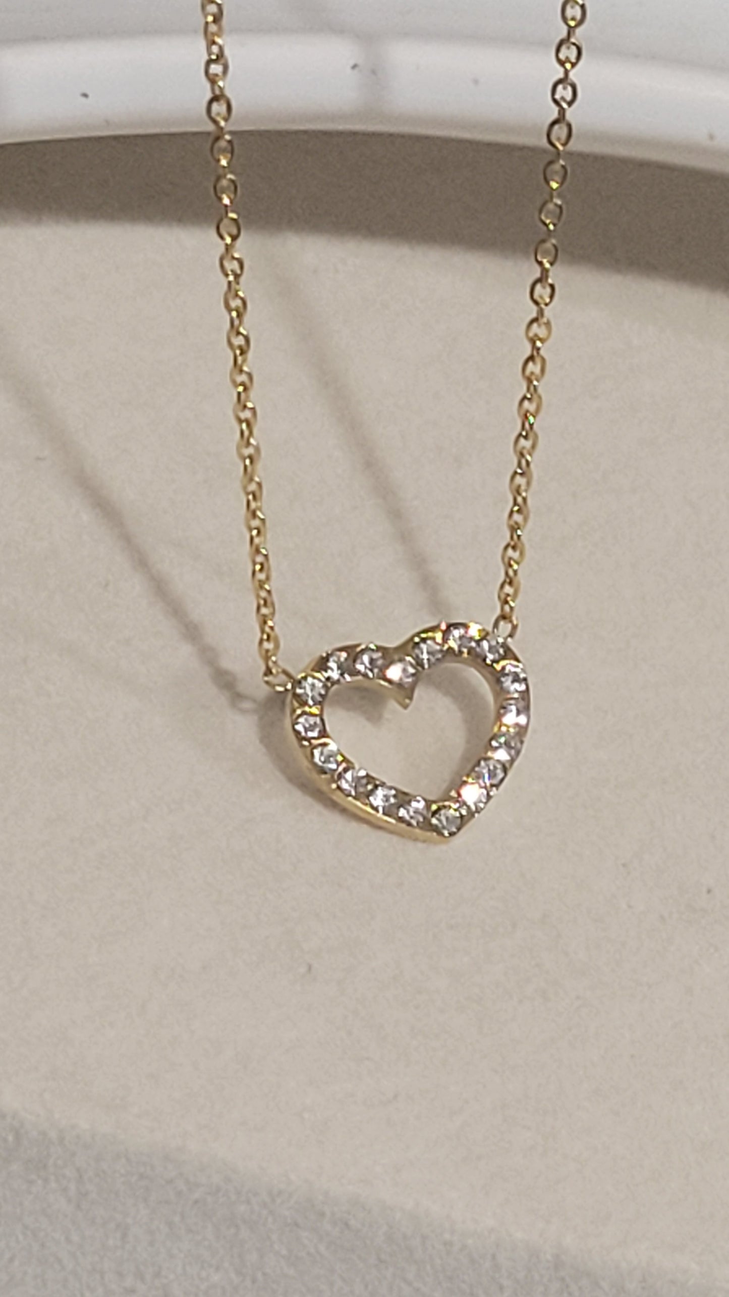 HEART CHARM PENDANT NECKLACE