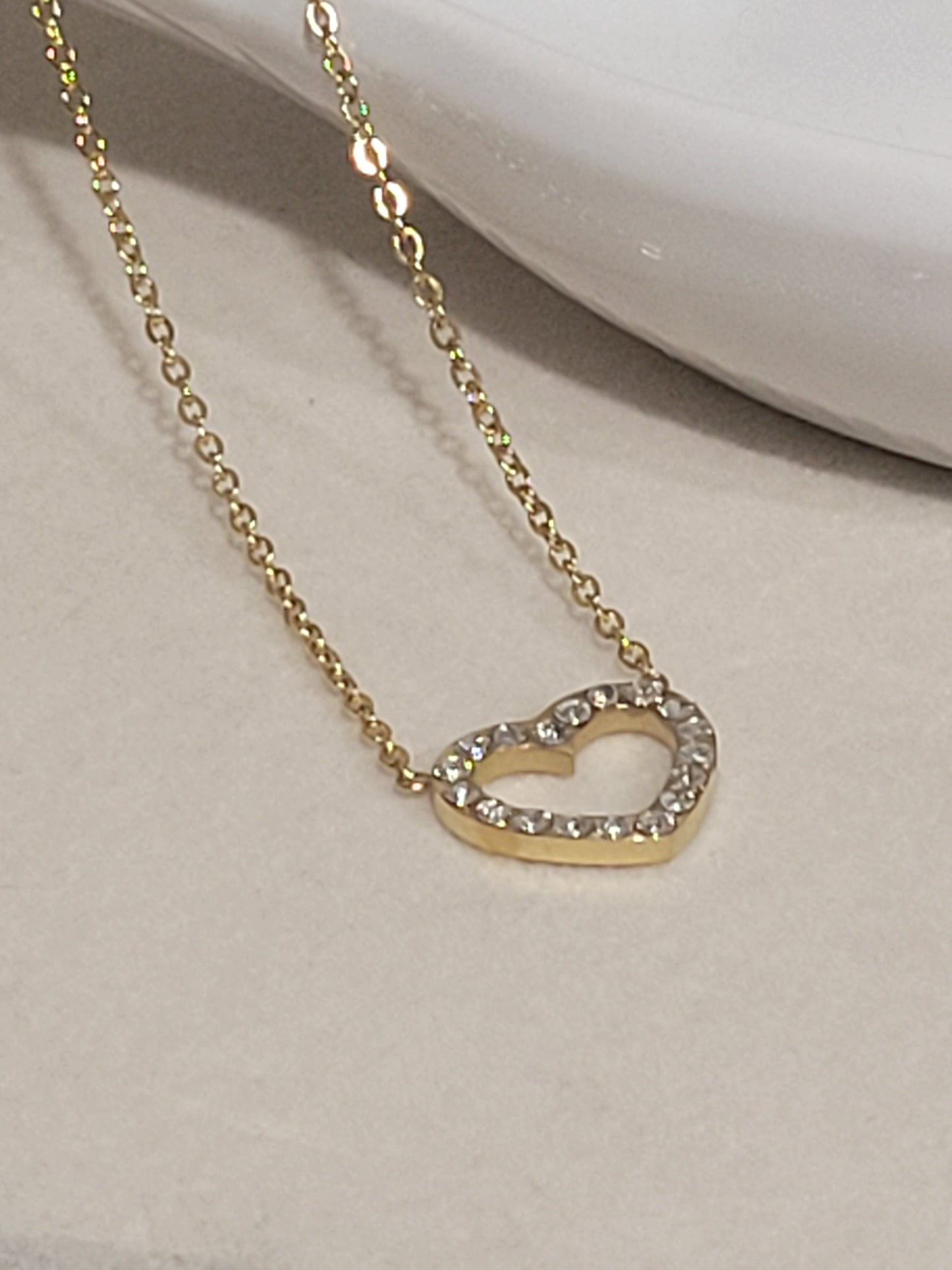 HEART CHARM PENDANT NECKLACE