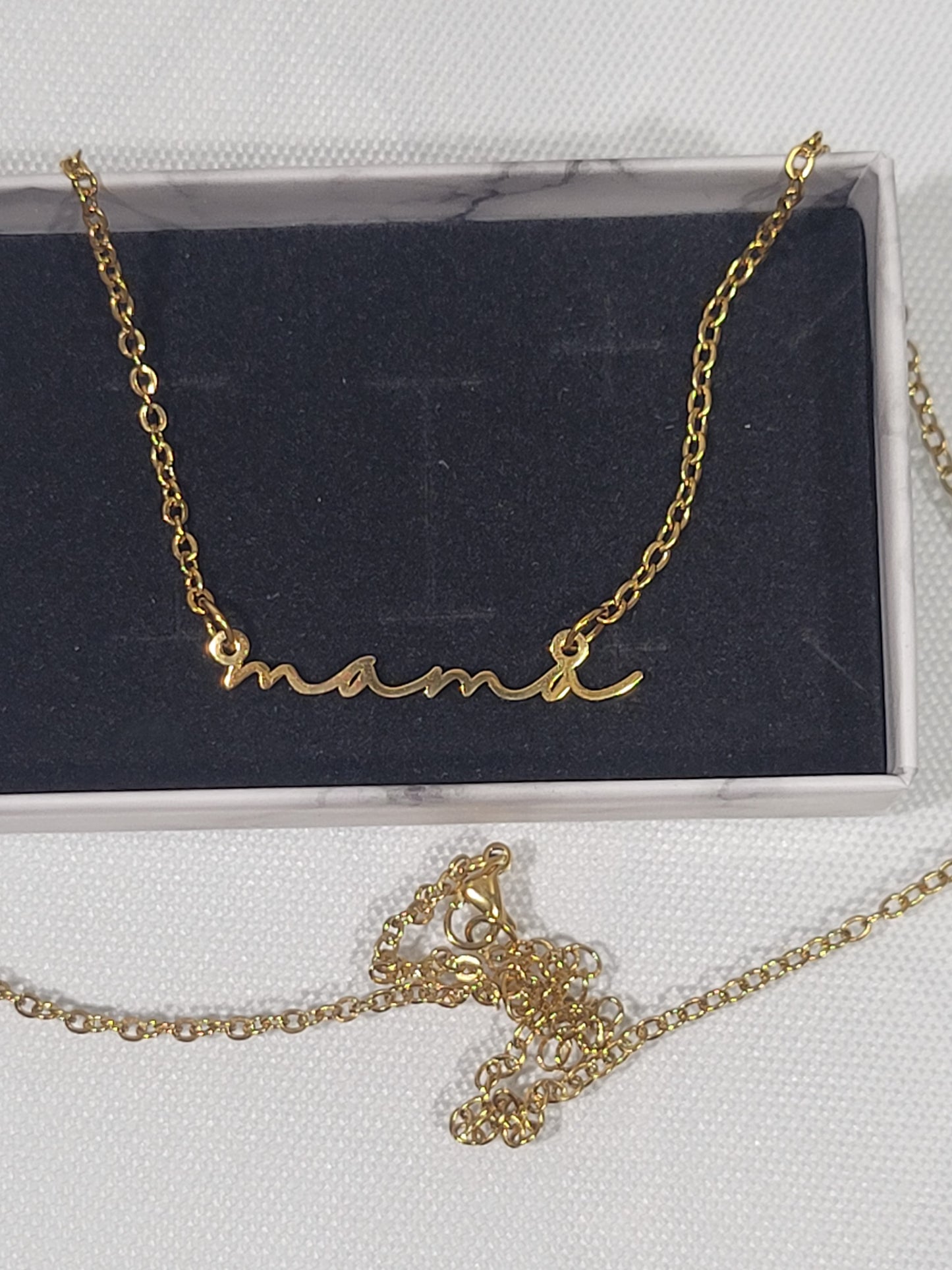 MAMA SIGNATURE NECKLACE