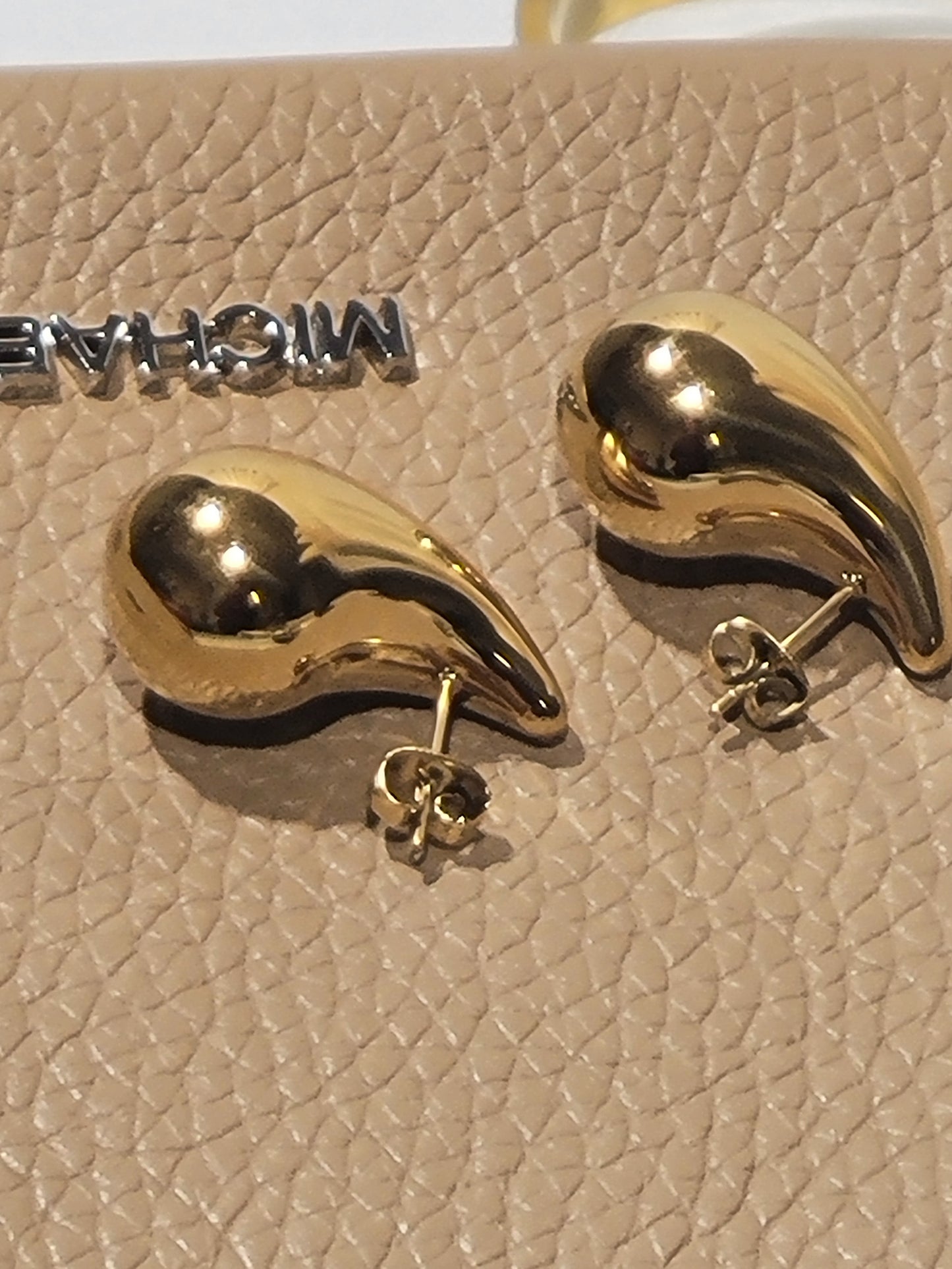 TCHARMS TEARDROP EARRING