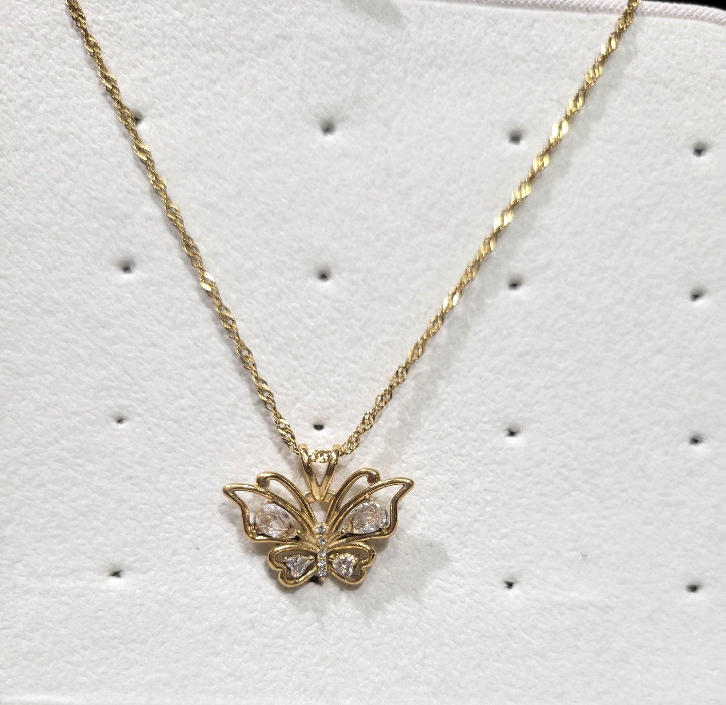 BUTTERFLY CHARM PENDANT NECKLACE