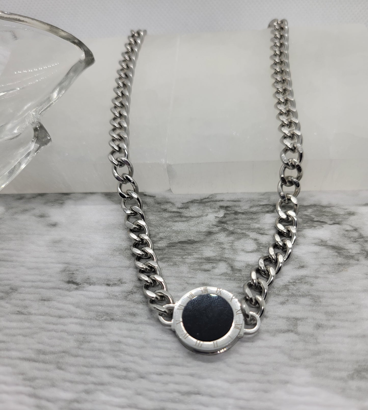 T-CHARM DOUBLE SIDED CHOKER
