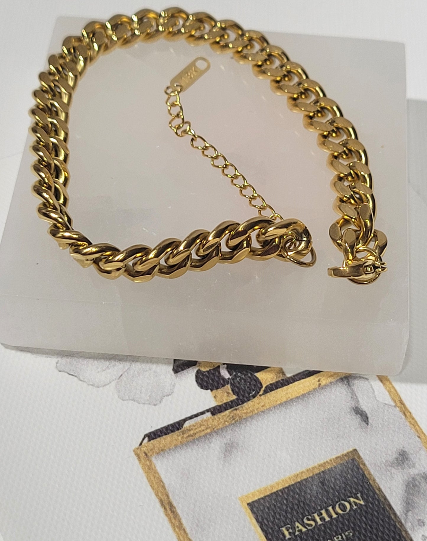 CLASSY CUBAN LINK ANKLETS