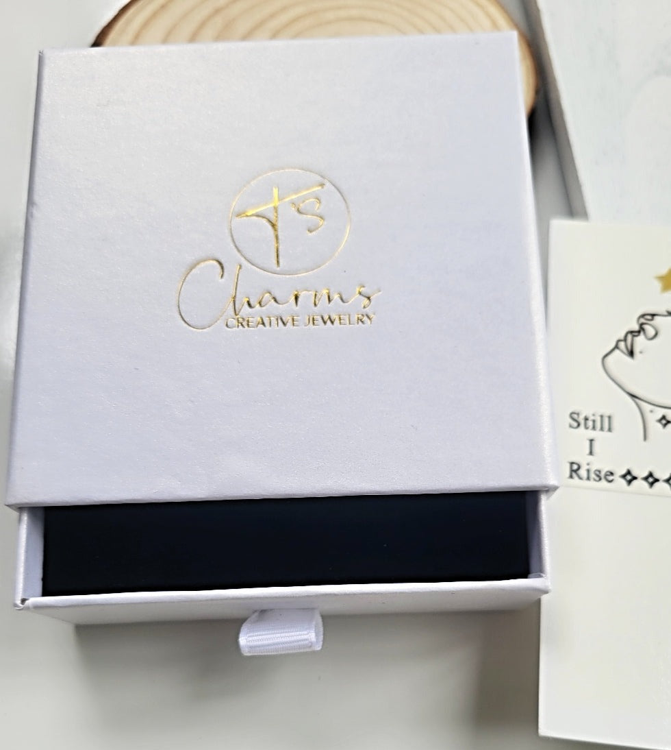 QUEEN DIONA CHARM