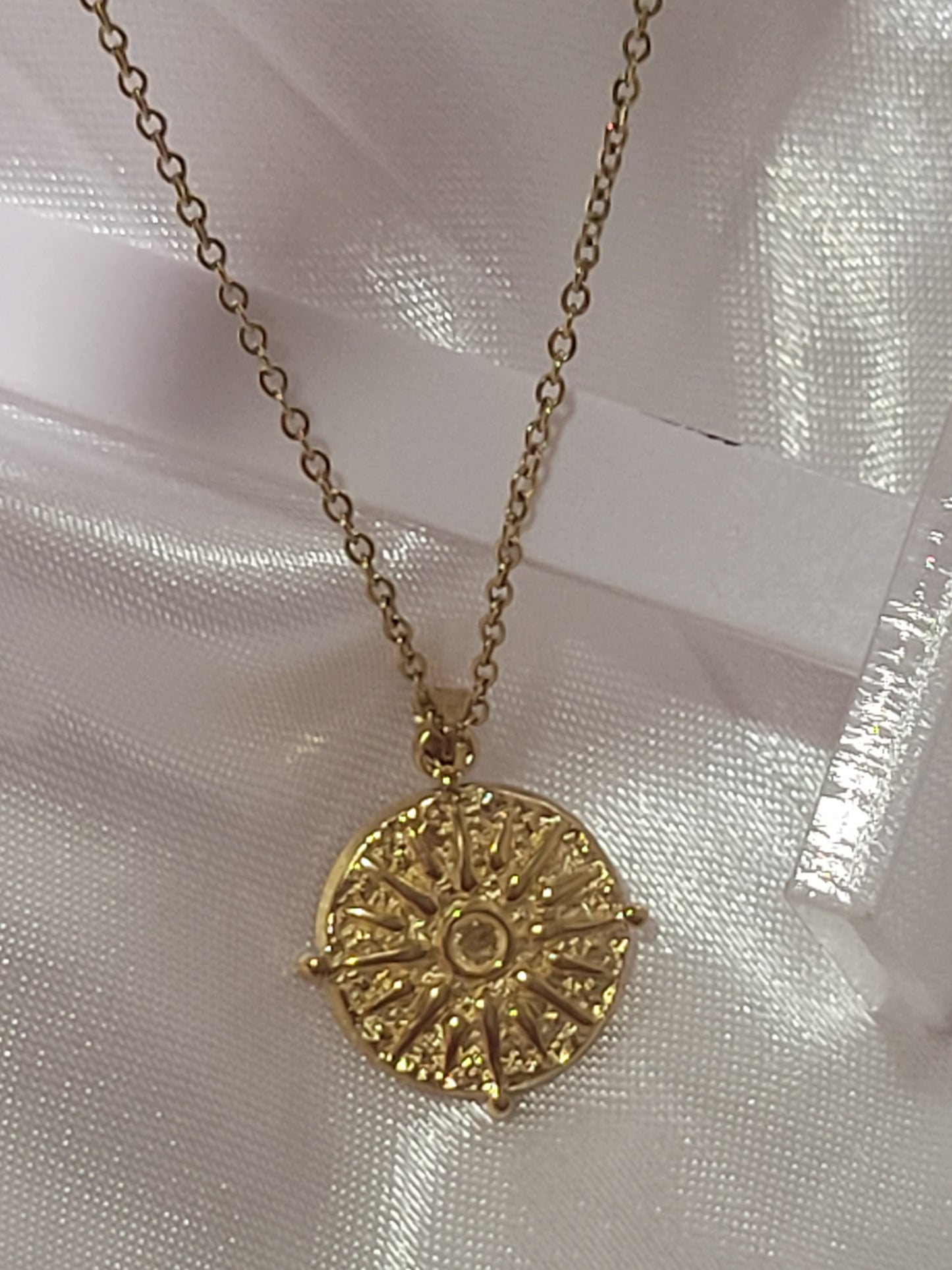 STAR COIN PENDANT NECKLACE