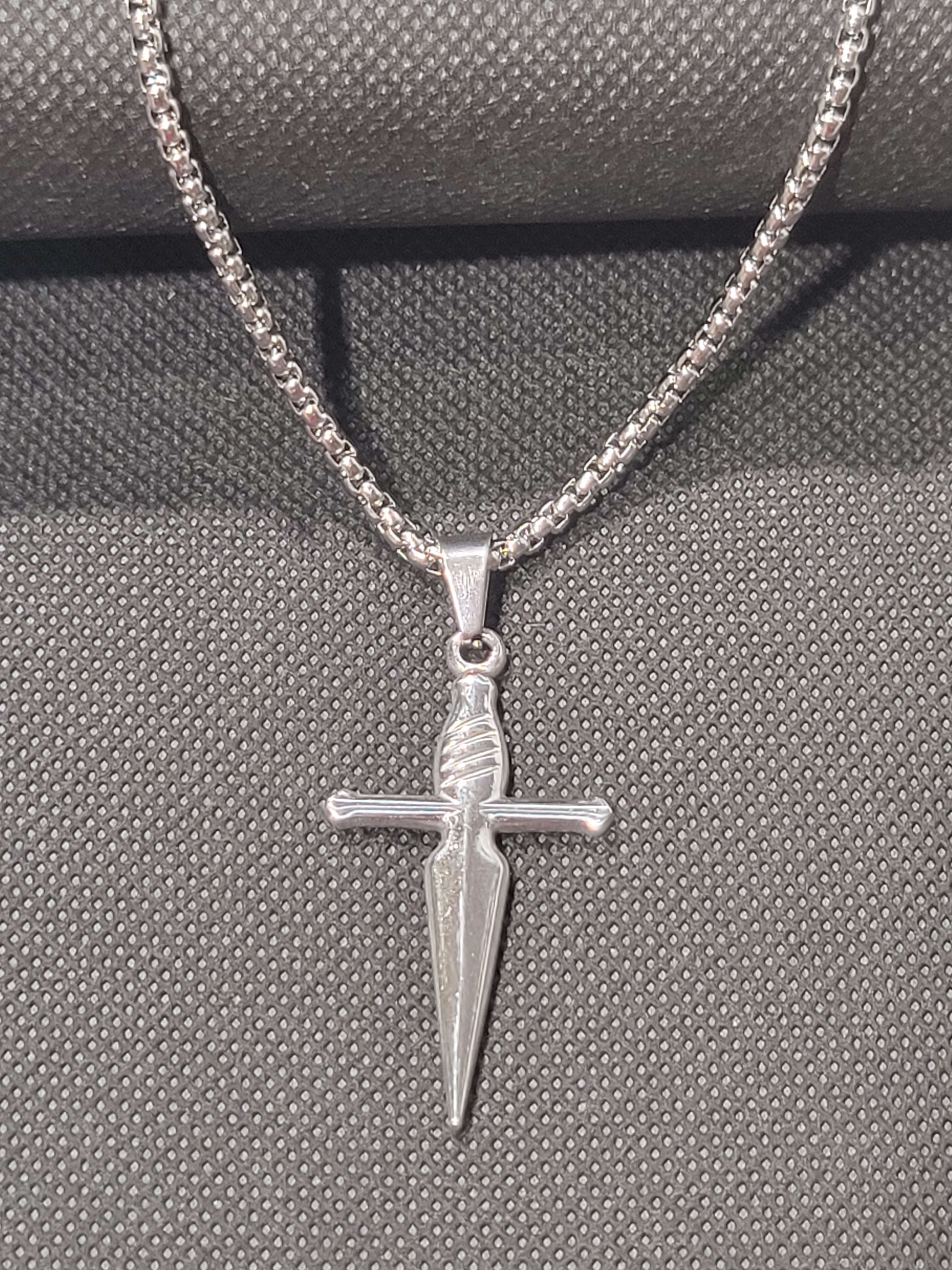 T charm necklace Outlet