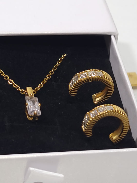 BONNIE AND ESME NECKLACE SET