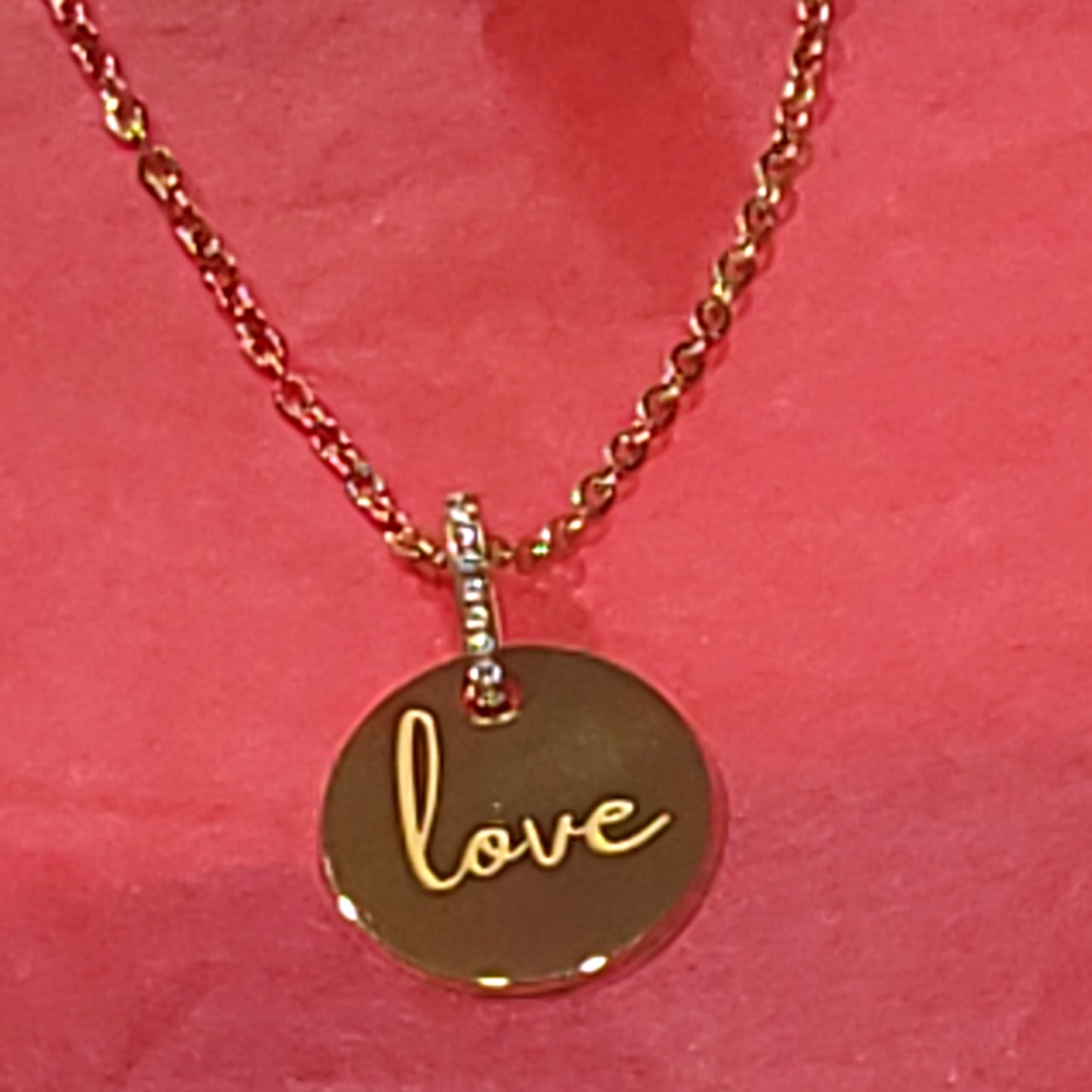 LOVE CHARM PENDANT NECKLACE