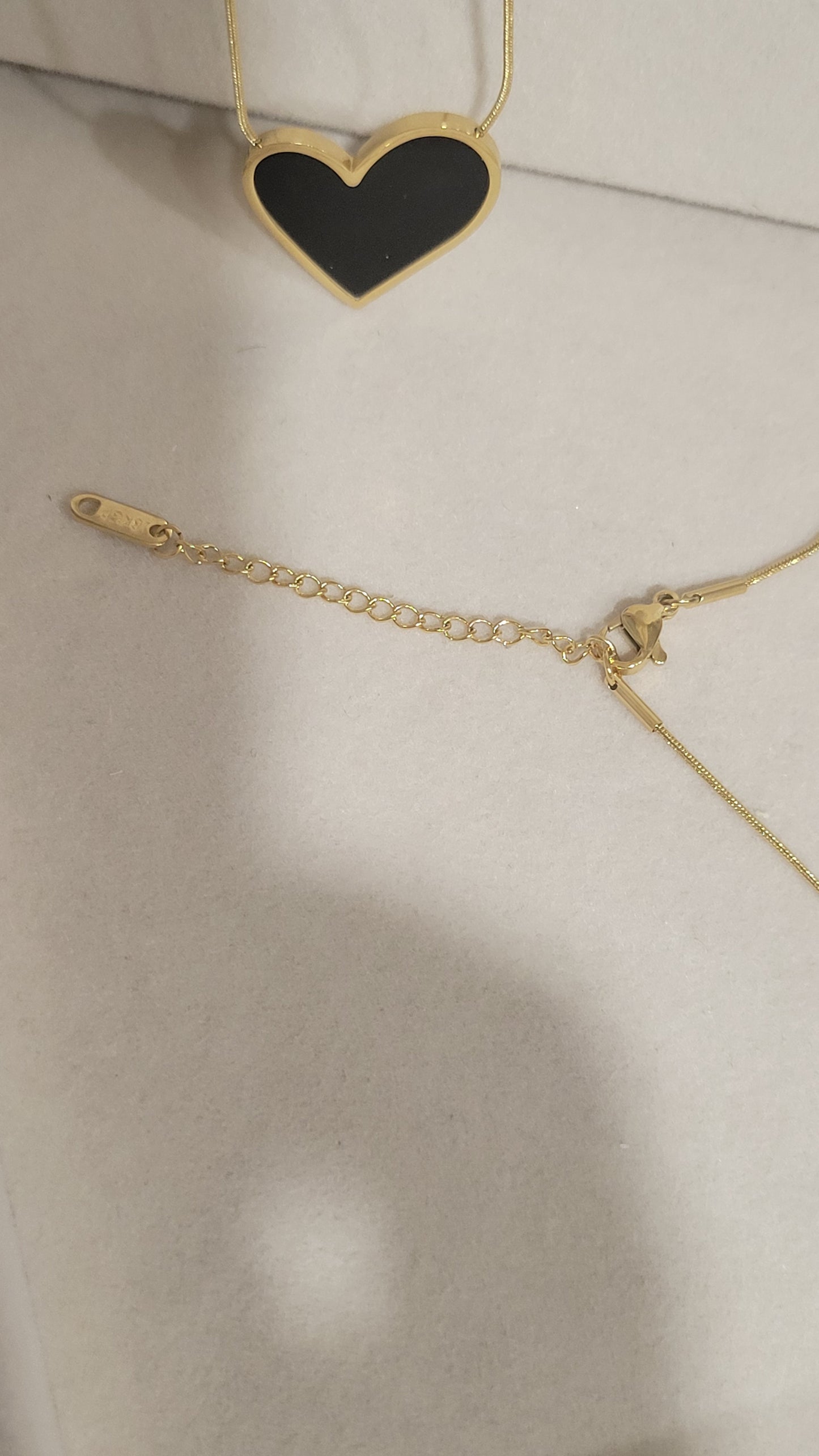 DANGLED LOVE CHARM NECKLACE