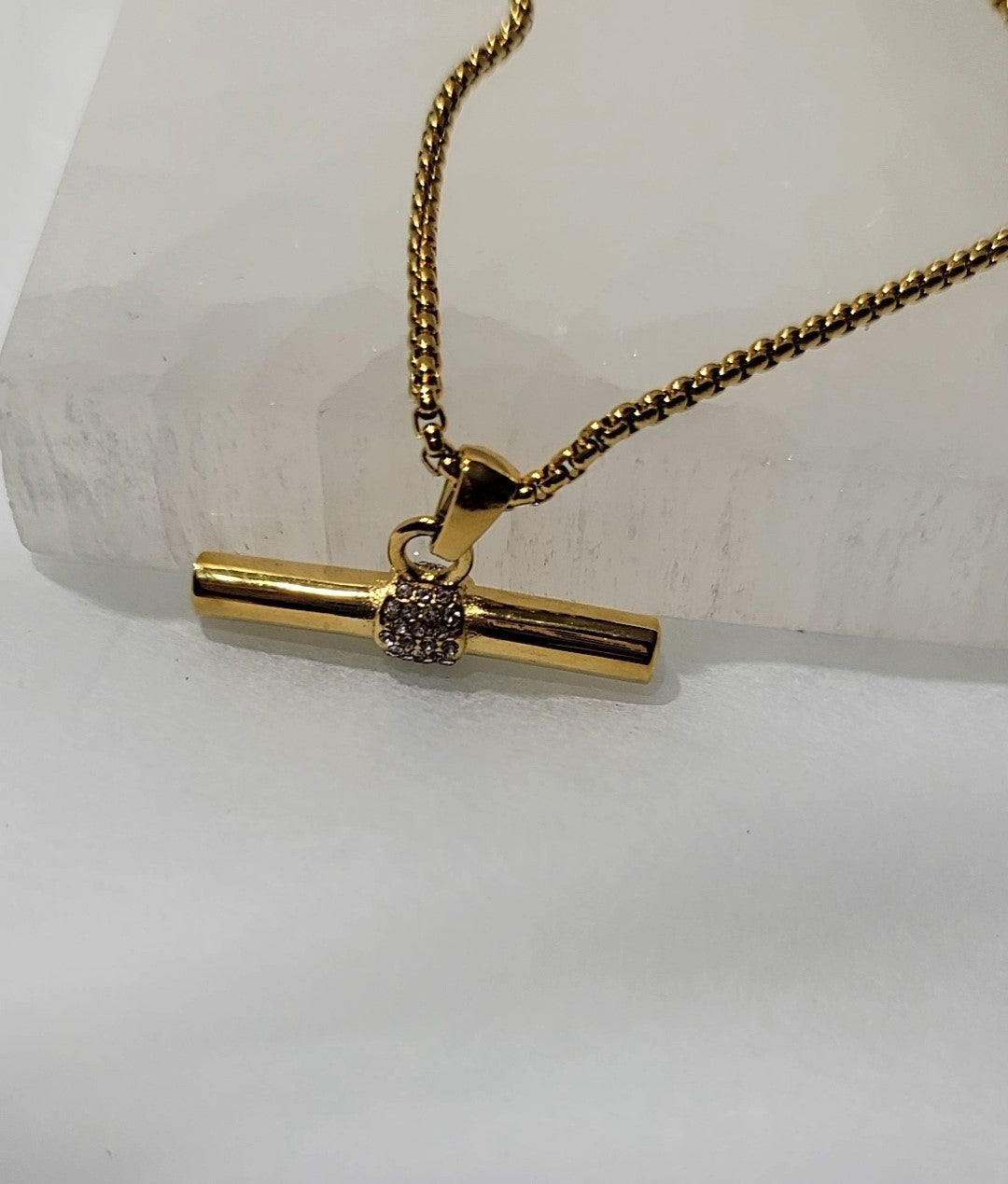 T-CHARMS PENDANT NECKLACE