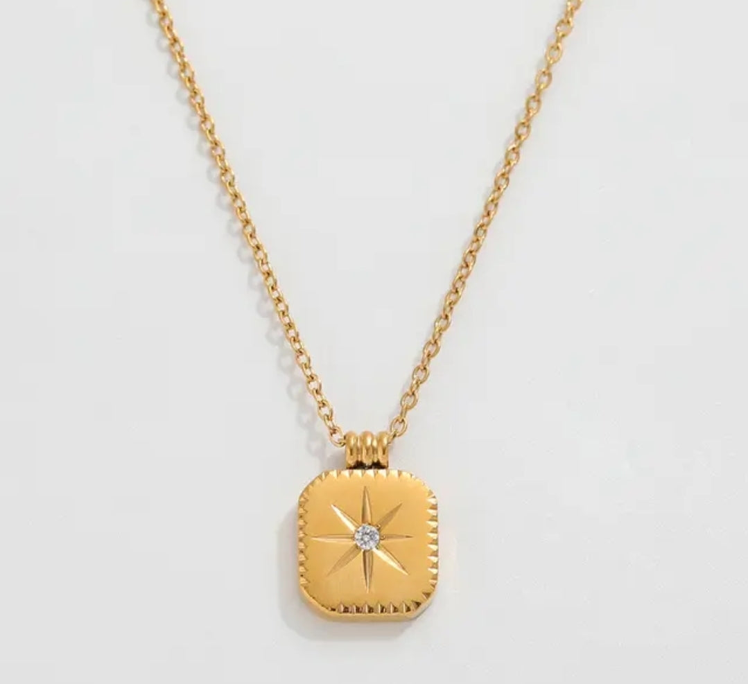 STAR BRIGHT GOLD PENDANT NECKLACE