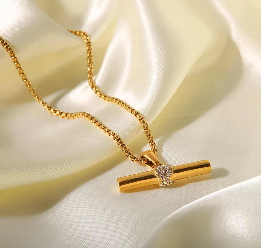 T-CHARMS PENDANT NECKLACE